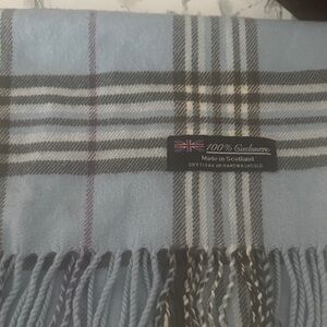Elegant Blue Plaid Cashmere Scarf
